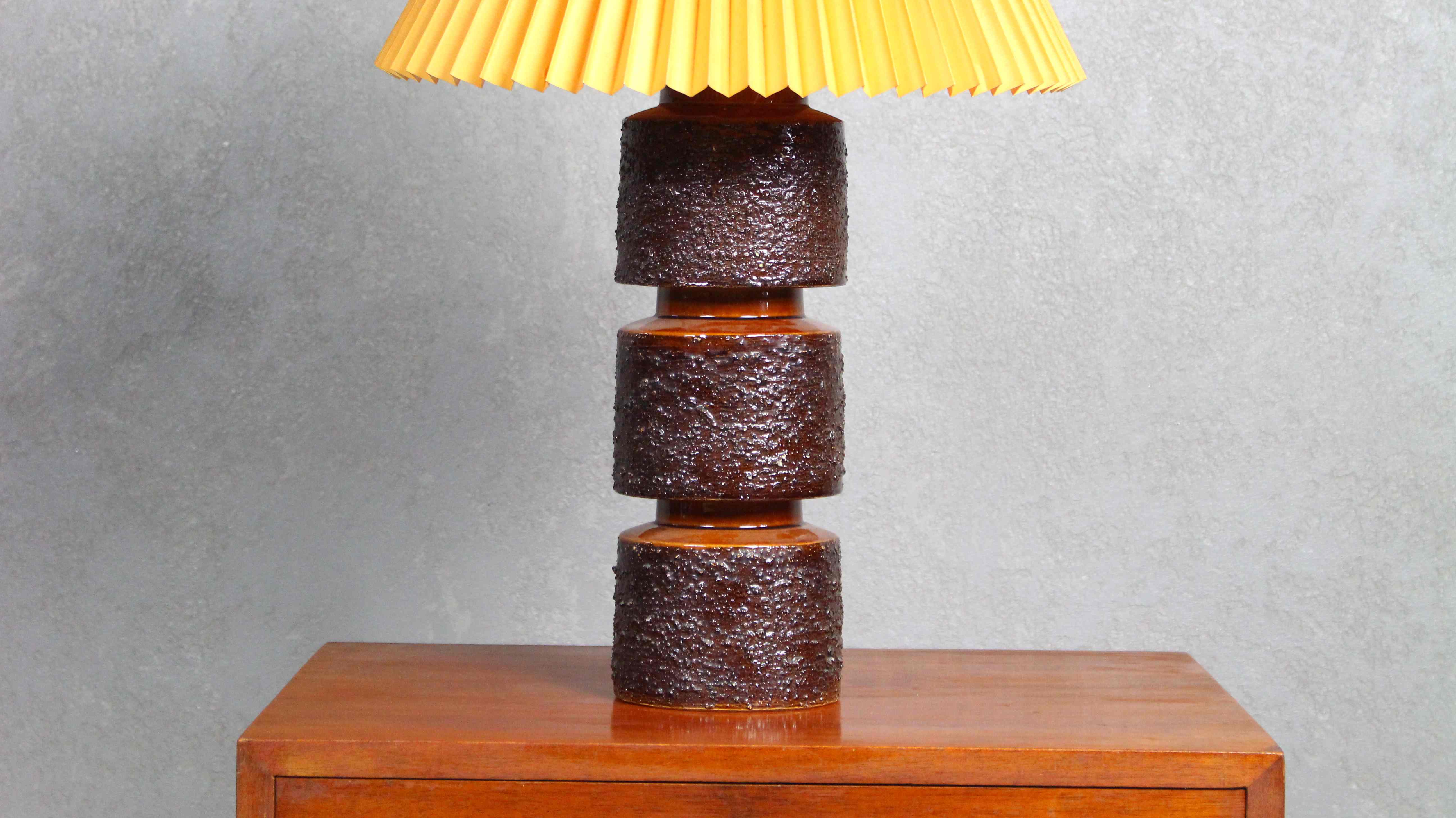 Lampe en céramique brutaliste années 1970