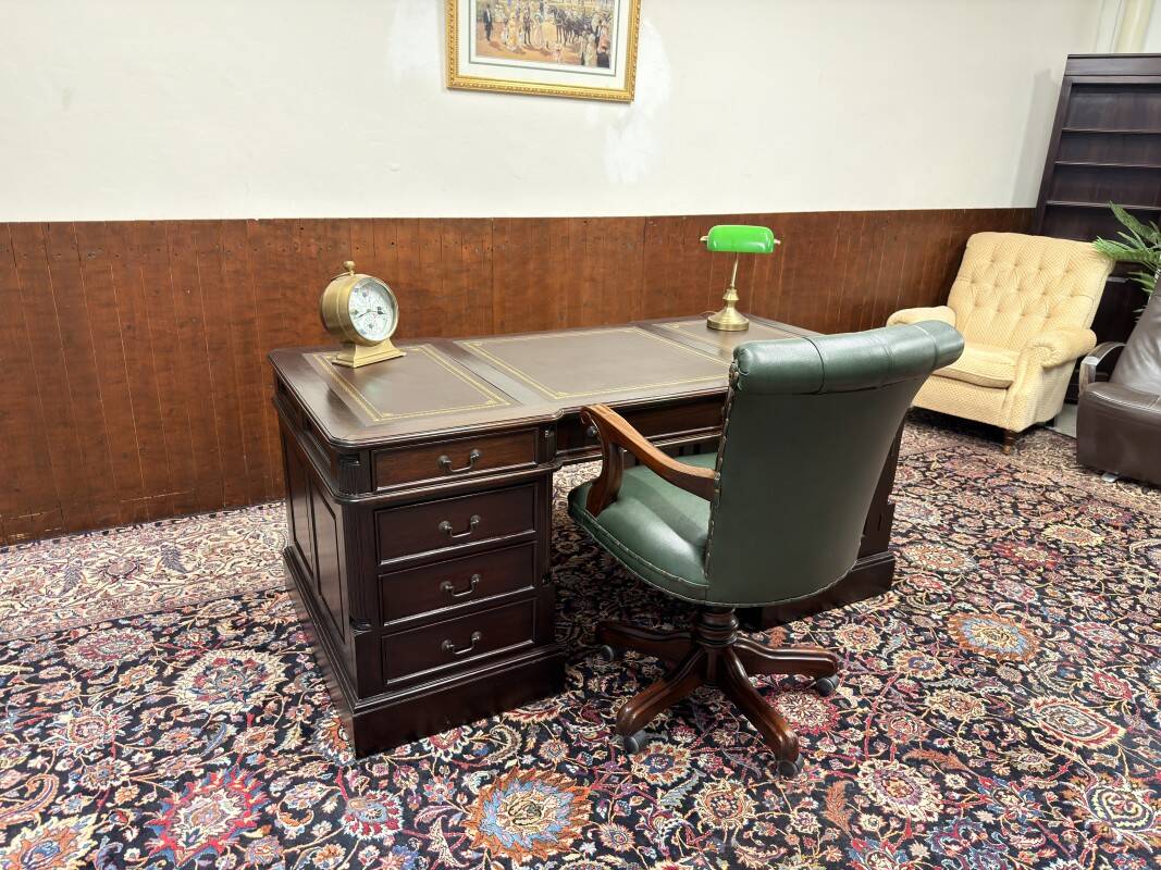 Bureau Chesterfield classique anglais Partnerdesk