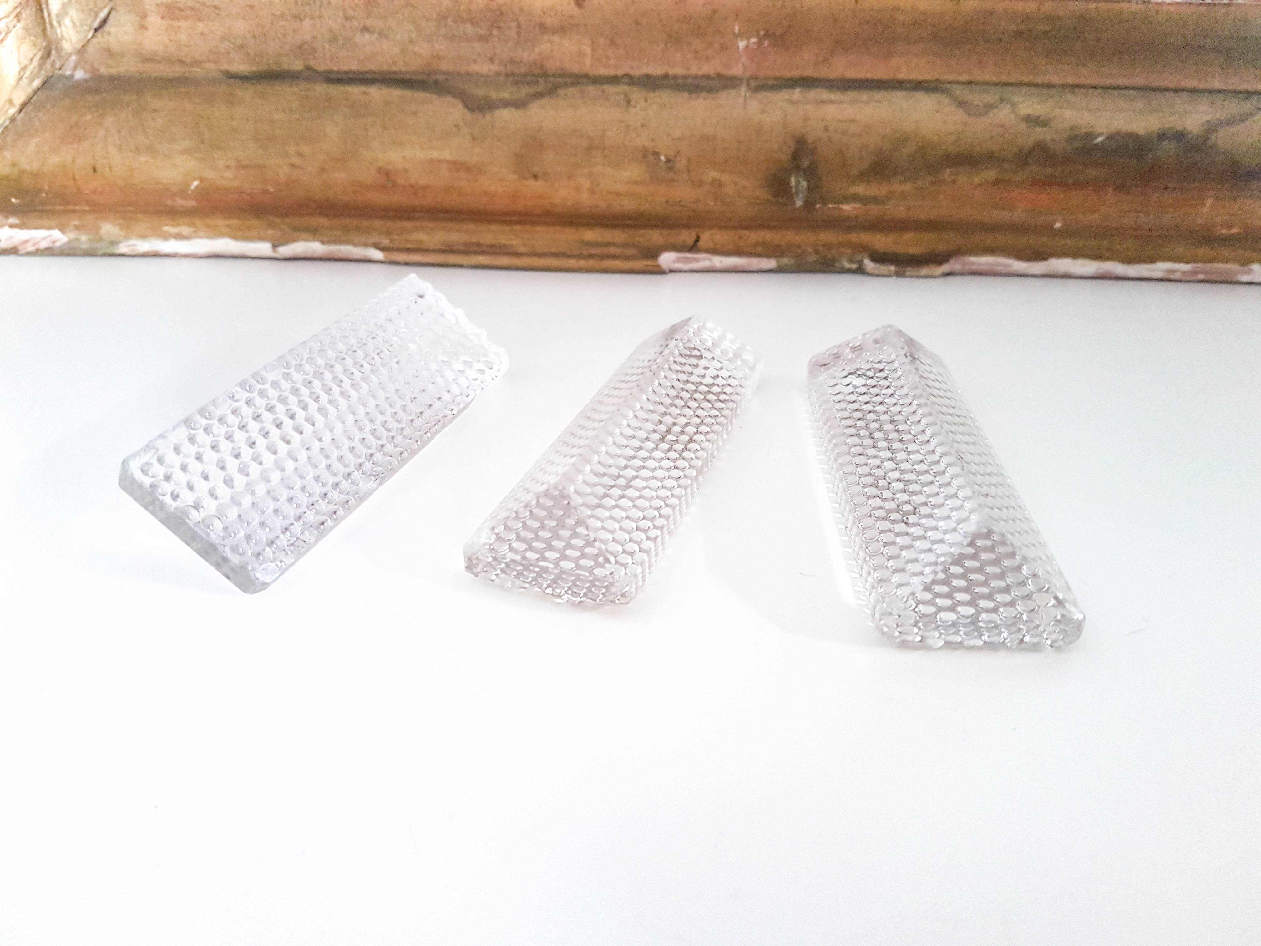Lot of 6 bubbled glass knife holders