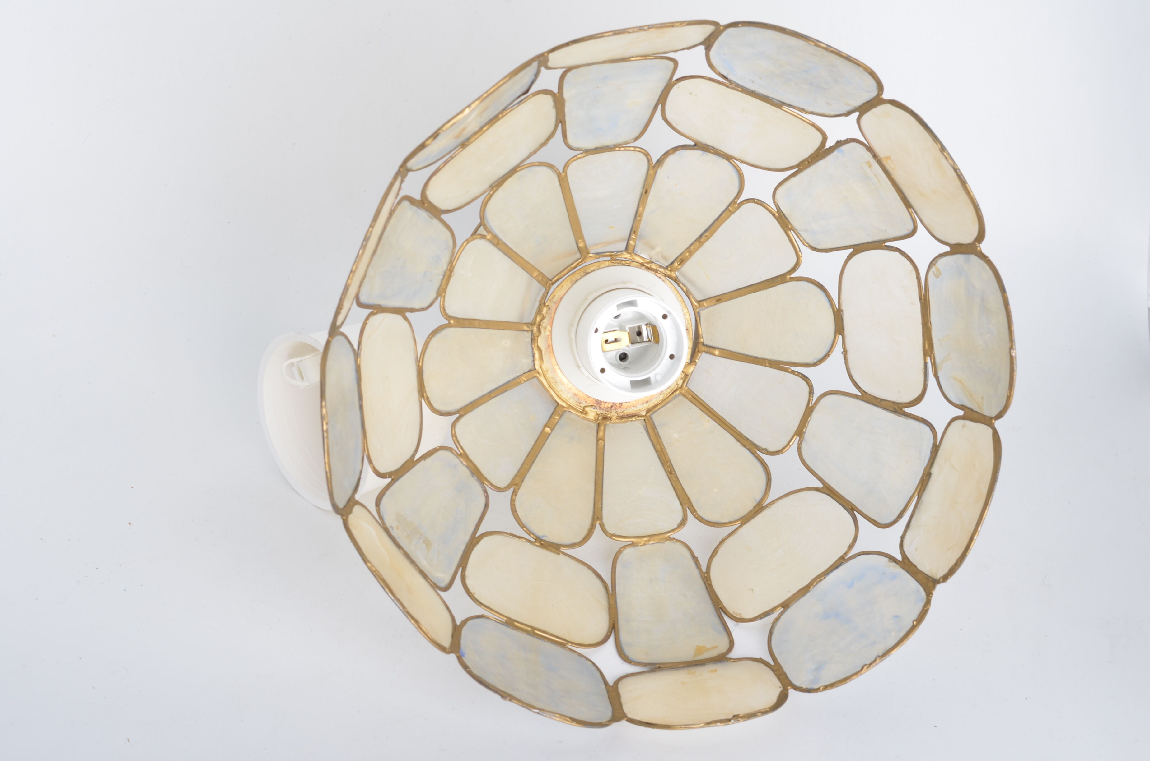 Mother-of-pearl hanging lamp