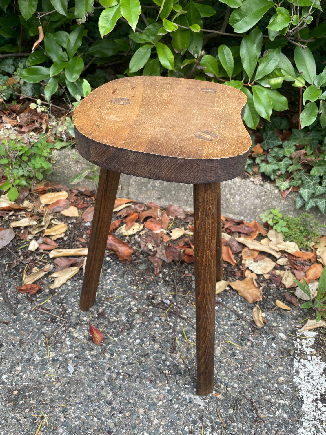 Tabouret tripode