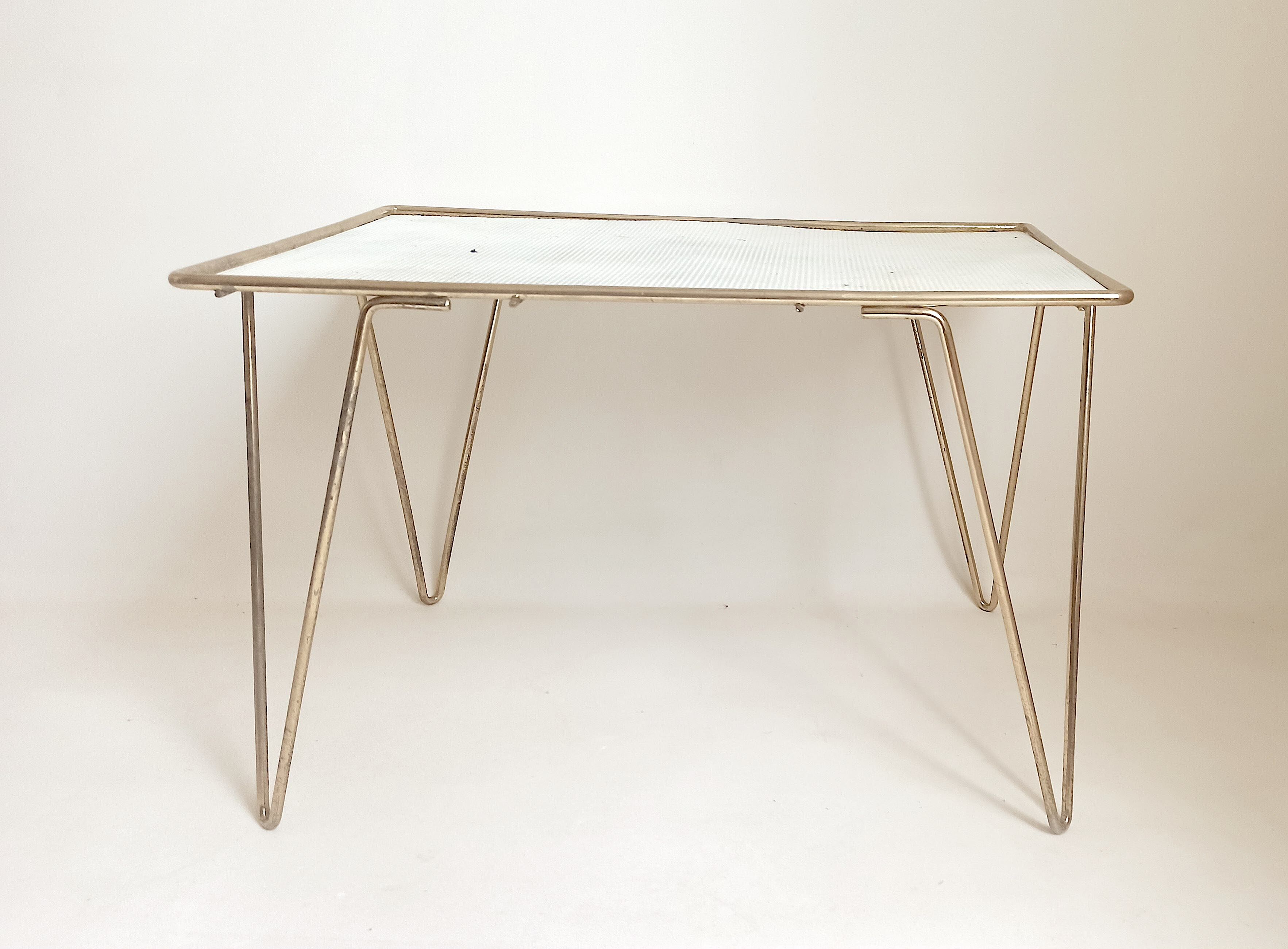 Coffee table gilded metal and white rigidule top 50