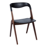 Chaise Vamo Sønderborg Sonja en teck et skaï noir, par Johannes Andersen