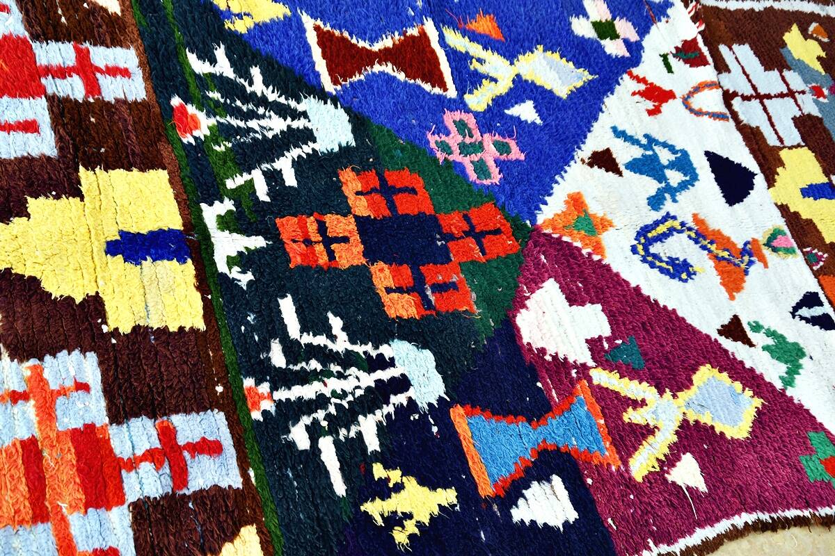 Moroccan Berber carpet Boucherouite 273 x 124 cm Excellent condition