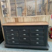 Craft furniture in oak at the end of the 19th century