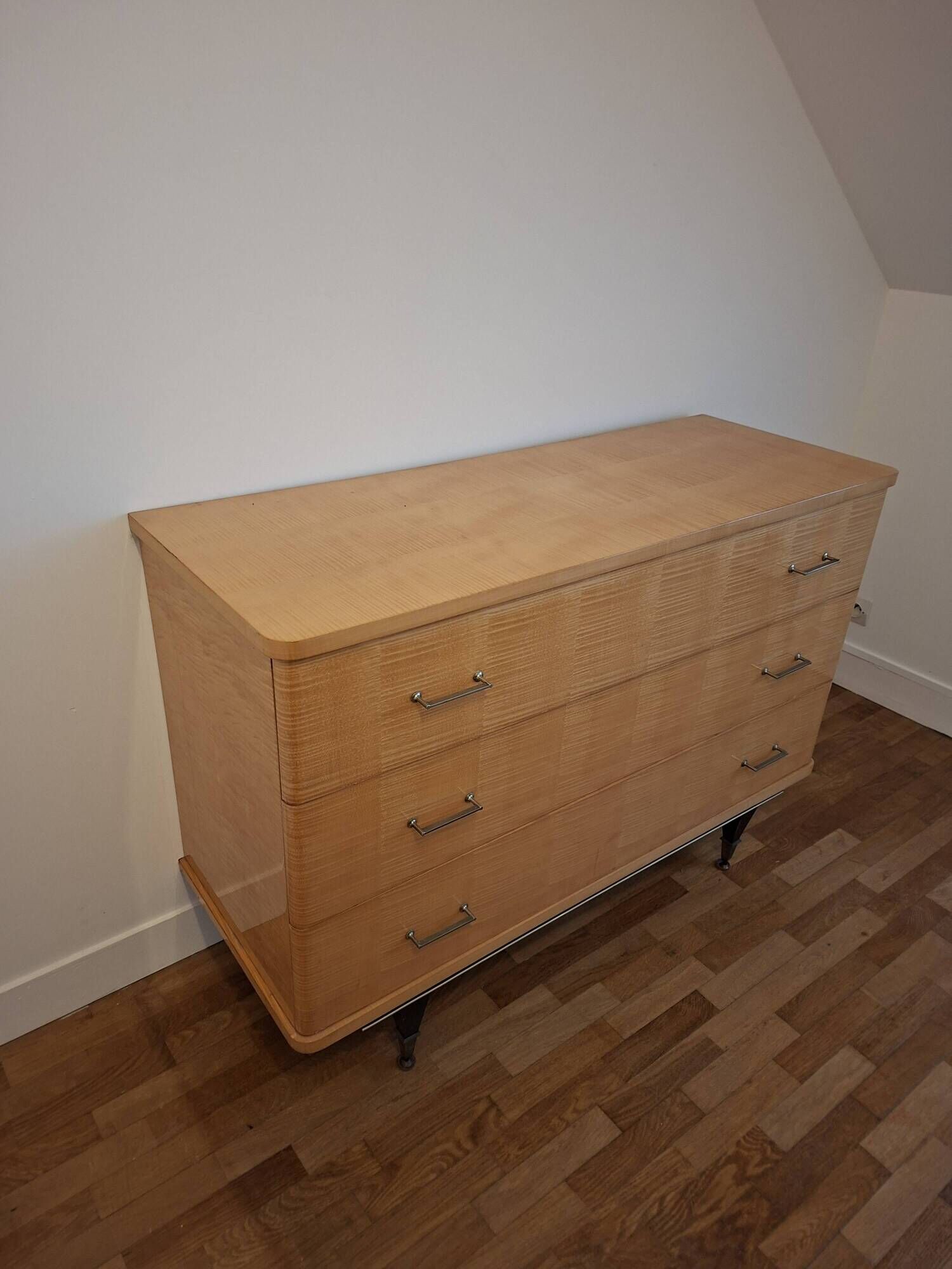 Vintage chest of drawers