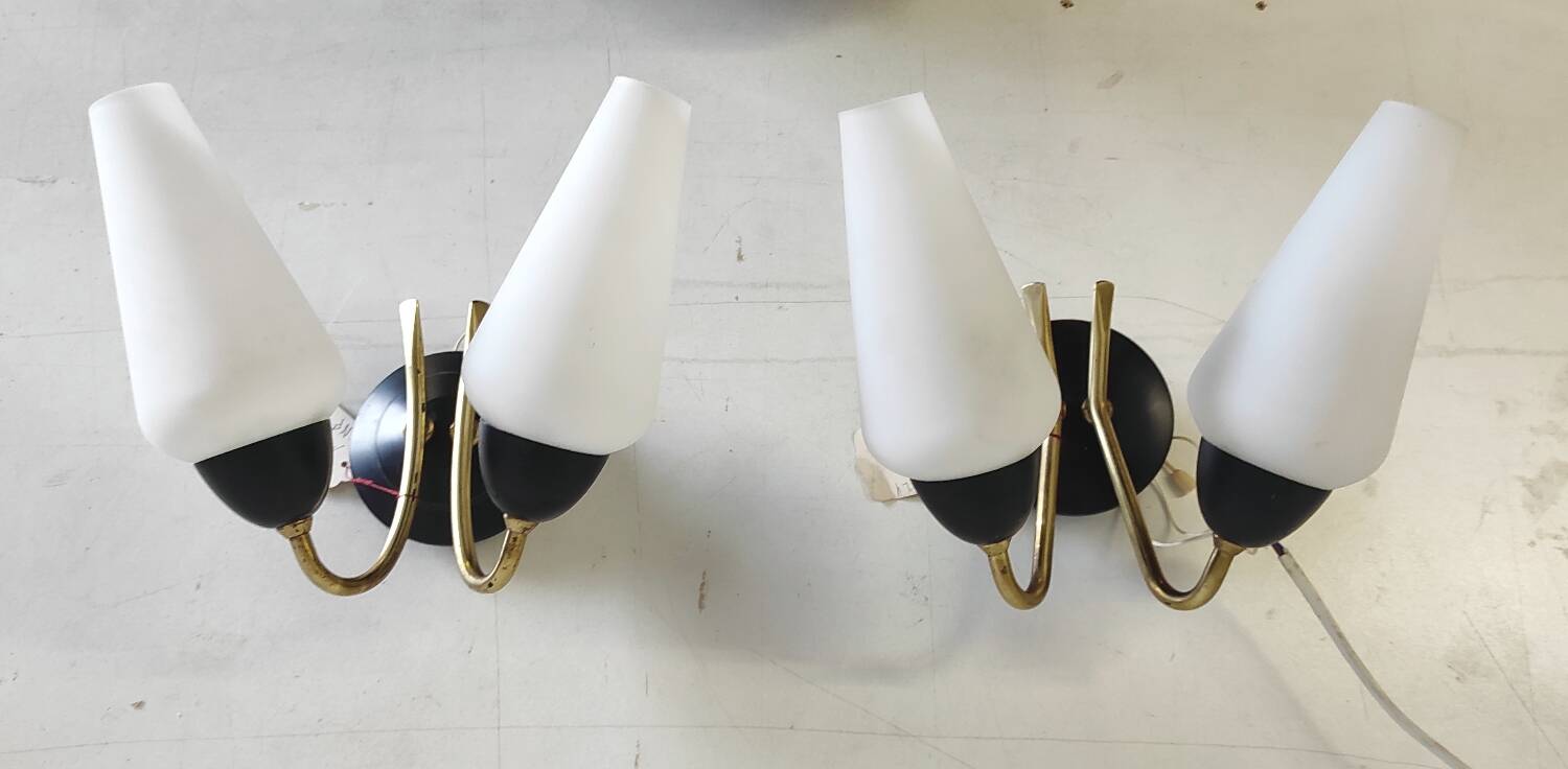 Appliques moderniste double feux métal doré et opaline - années 50/60