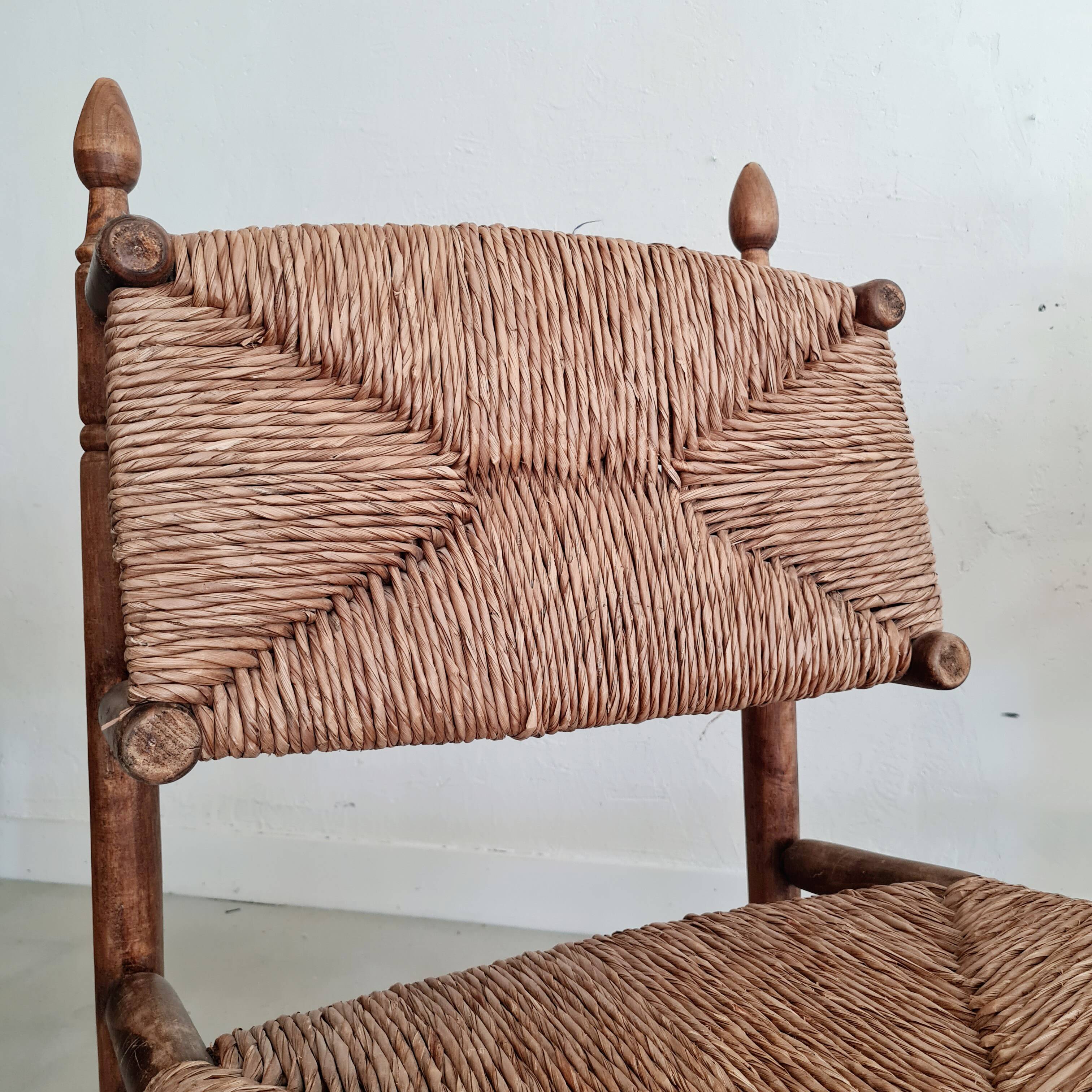 Paire fauteuils en bois et paille