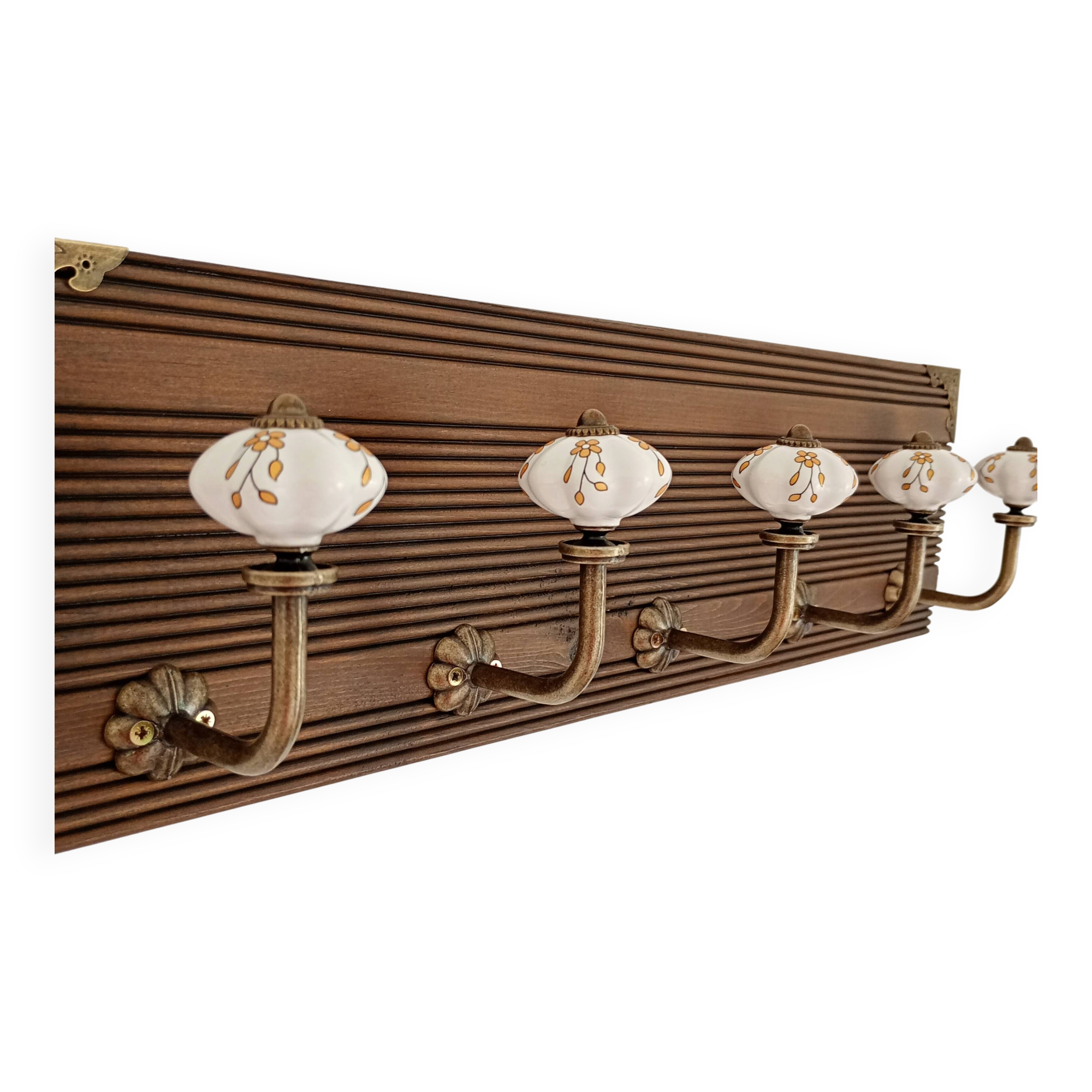 Wall coat rack 50 cm – 5 metal and ceramic hooks – Stained wood