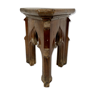 Neo-Gothic stool in solid oak NINETEENTH century