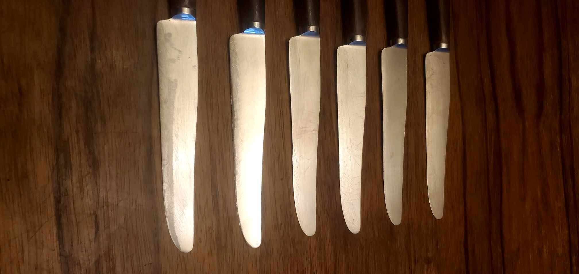 Set of 6 wooden handle knives