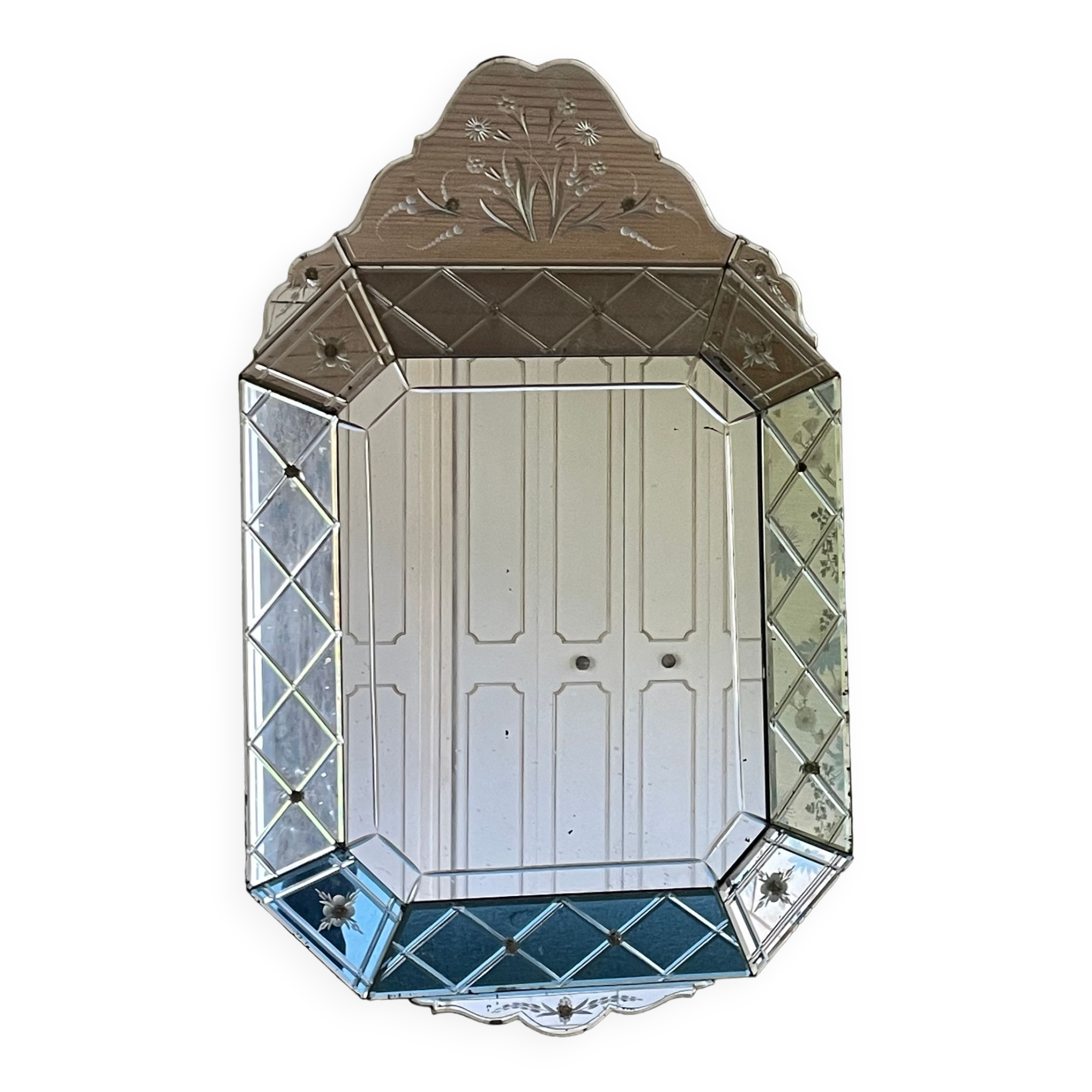 Venetian mirror with pareclose 19th / 20th century Height 80 cm