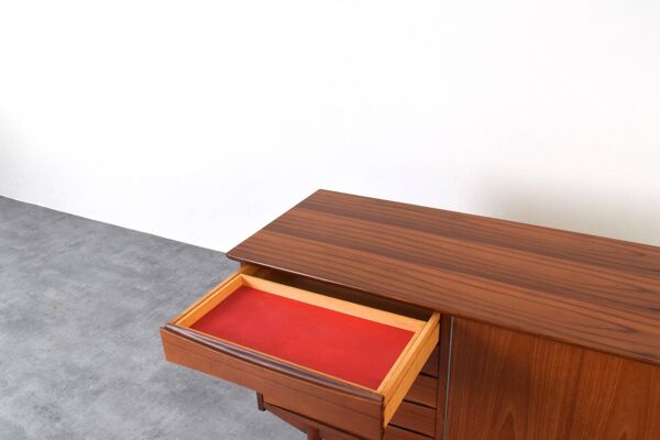 Enfilade en teck du milieu du siècle par Frederik Kayser, années 1960.