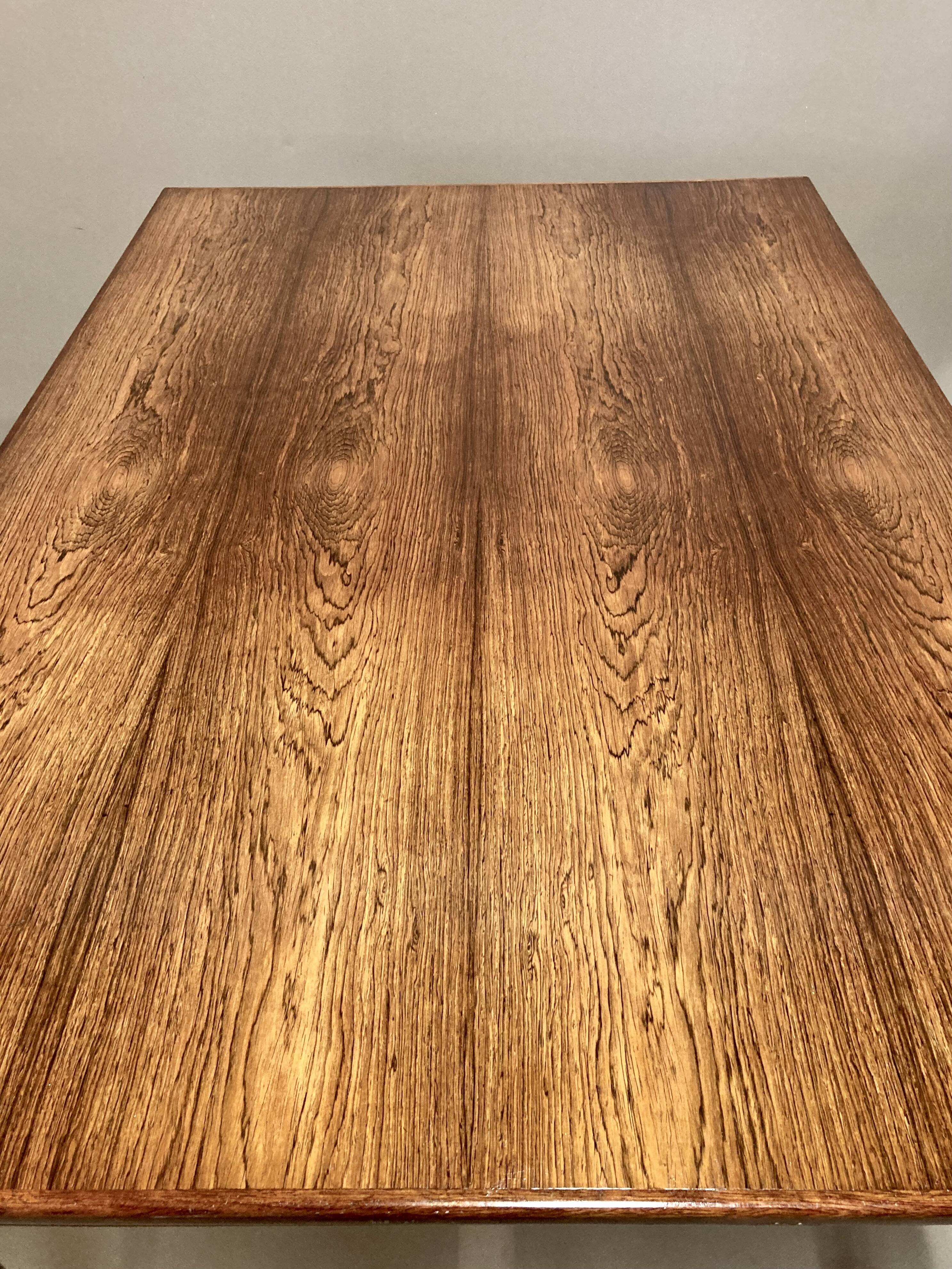 Extendable high table in rosewood "Scandinavian Design" 1950.