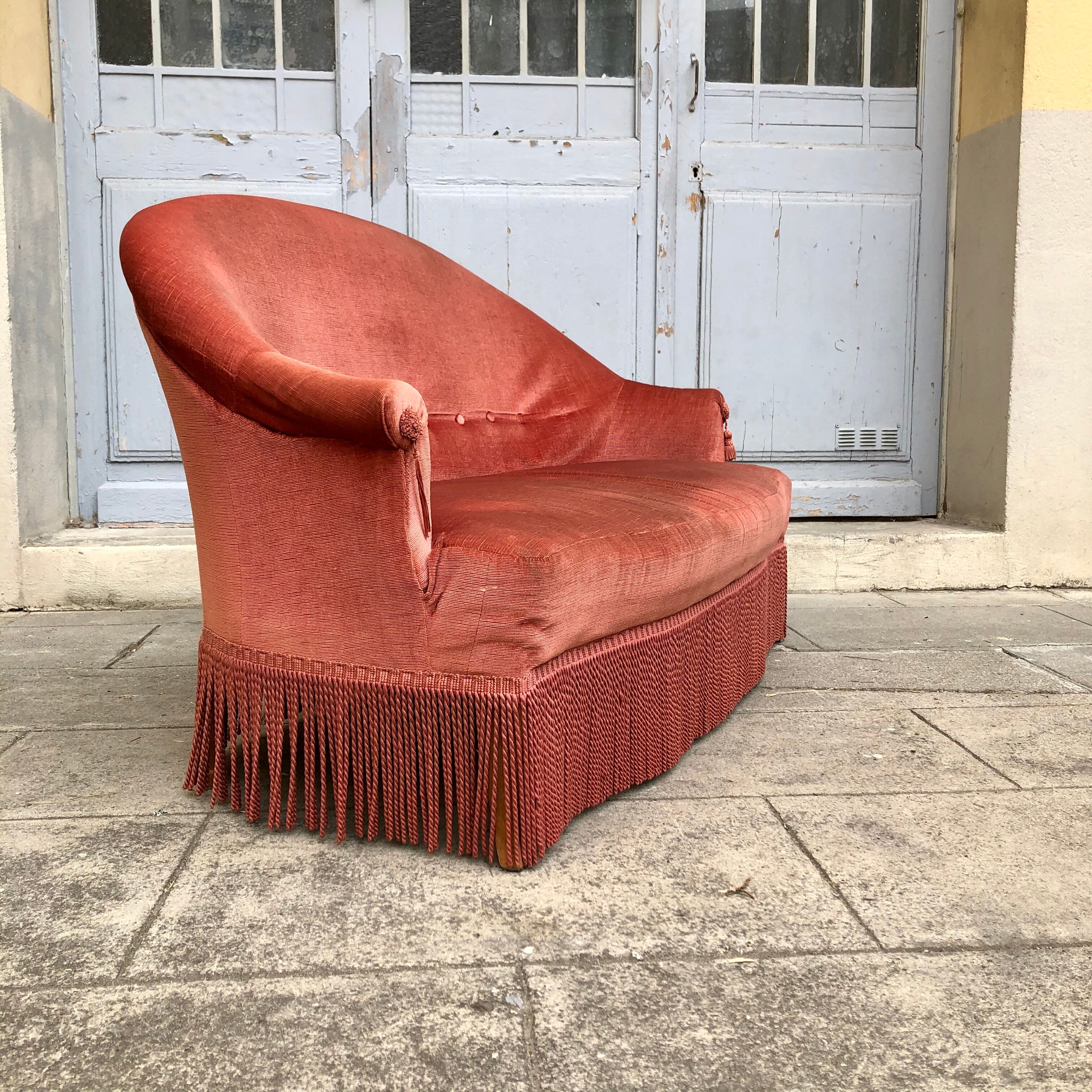 Toad sofa