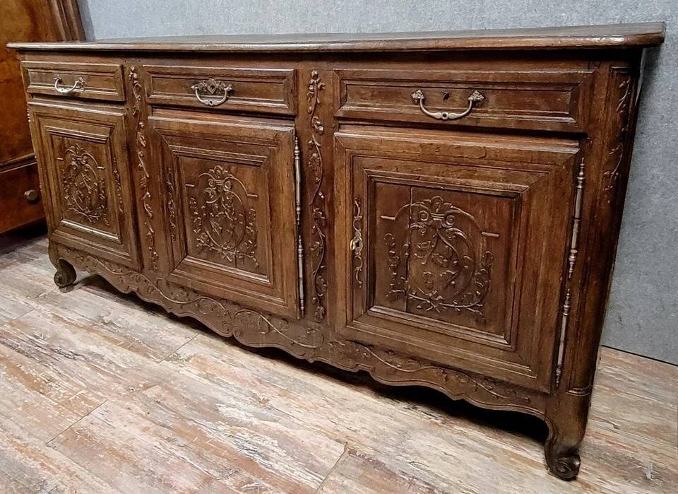 Important Louis XV period sideboard in carved solid oak