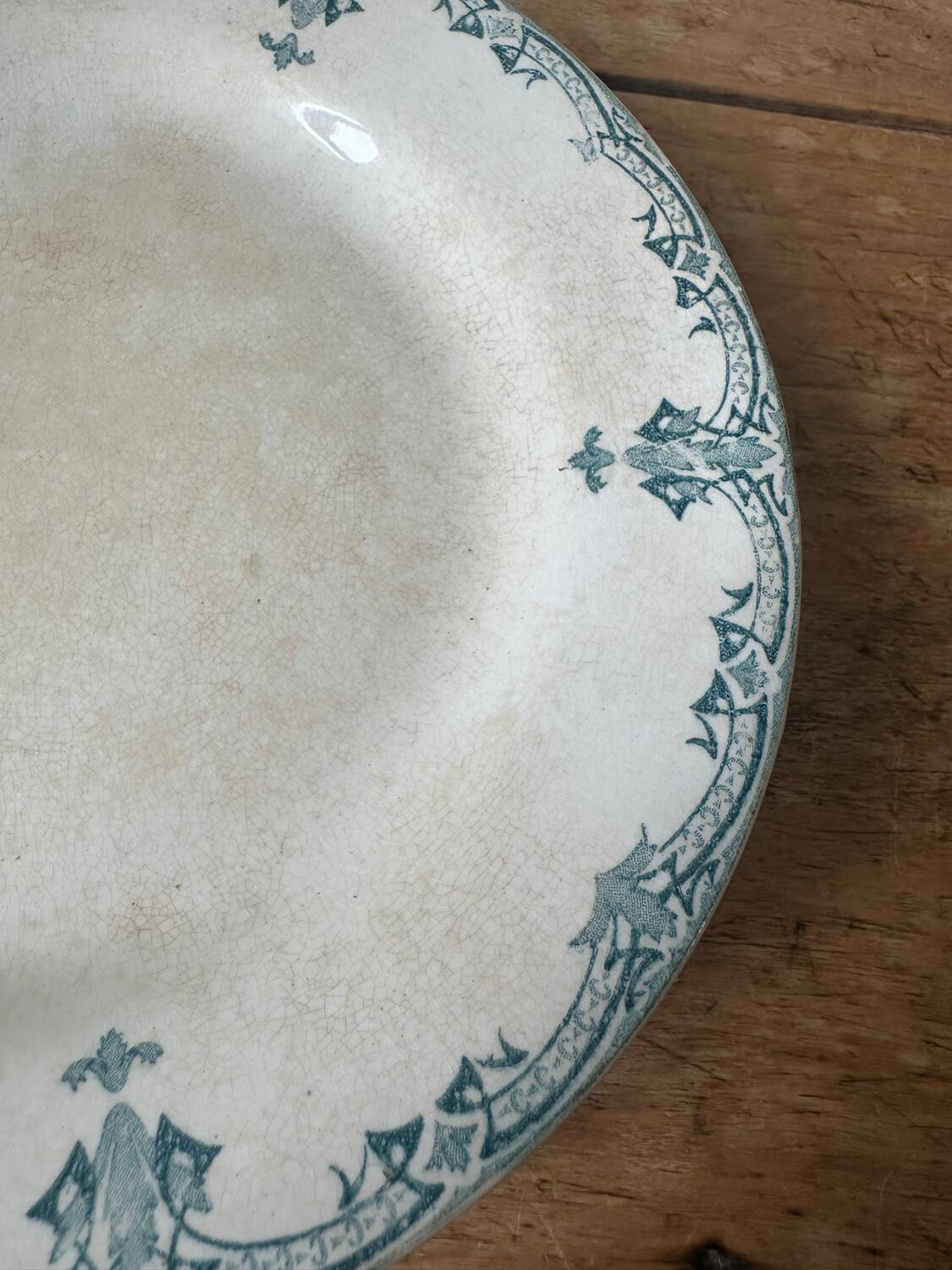 Dish on foot, Creil and Montereau 2