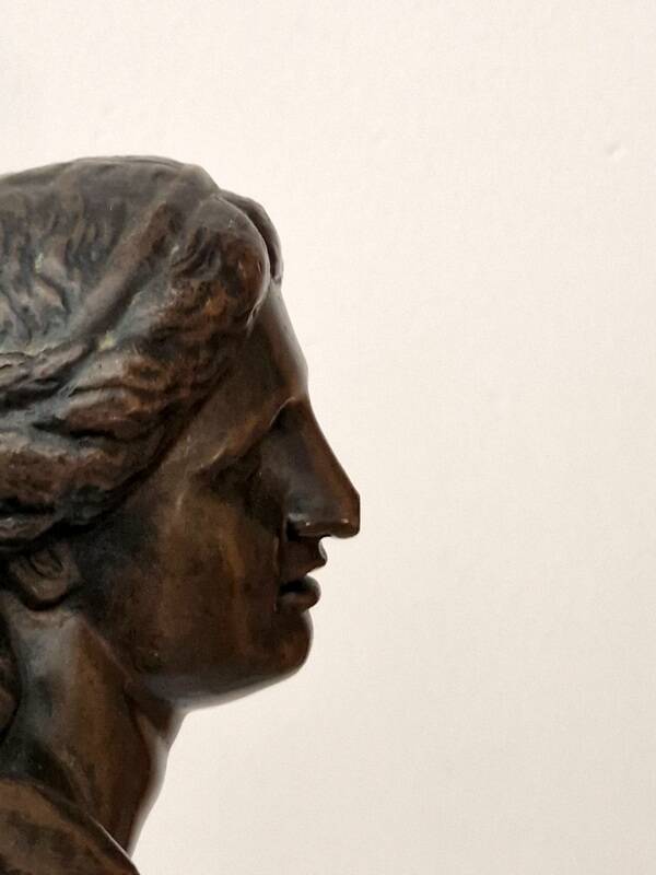 Bronze sculpture - Bust of a woman in the antique style - Collas reduction