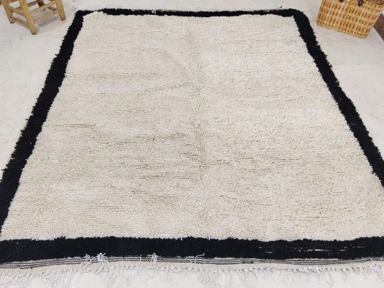 Handmade moroccan berber carpet 213 x 147 cm
