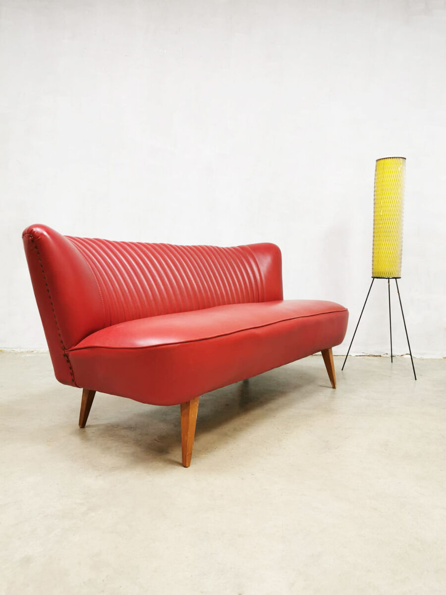 Vintage sixties cocktail lounge sofa ‘red lips'