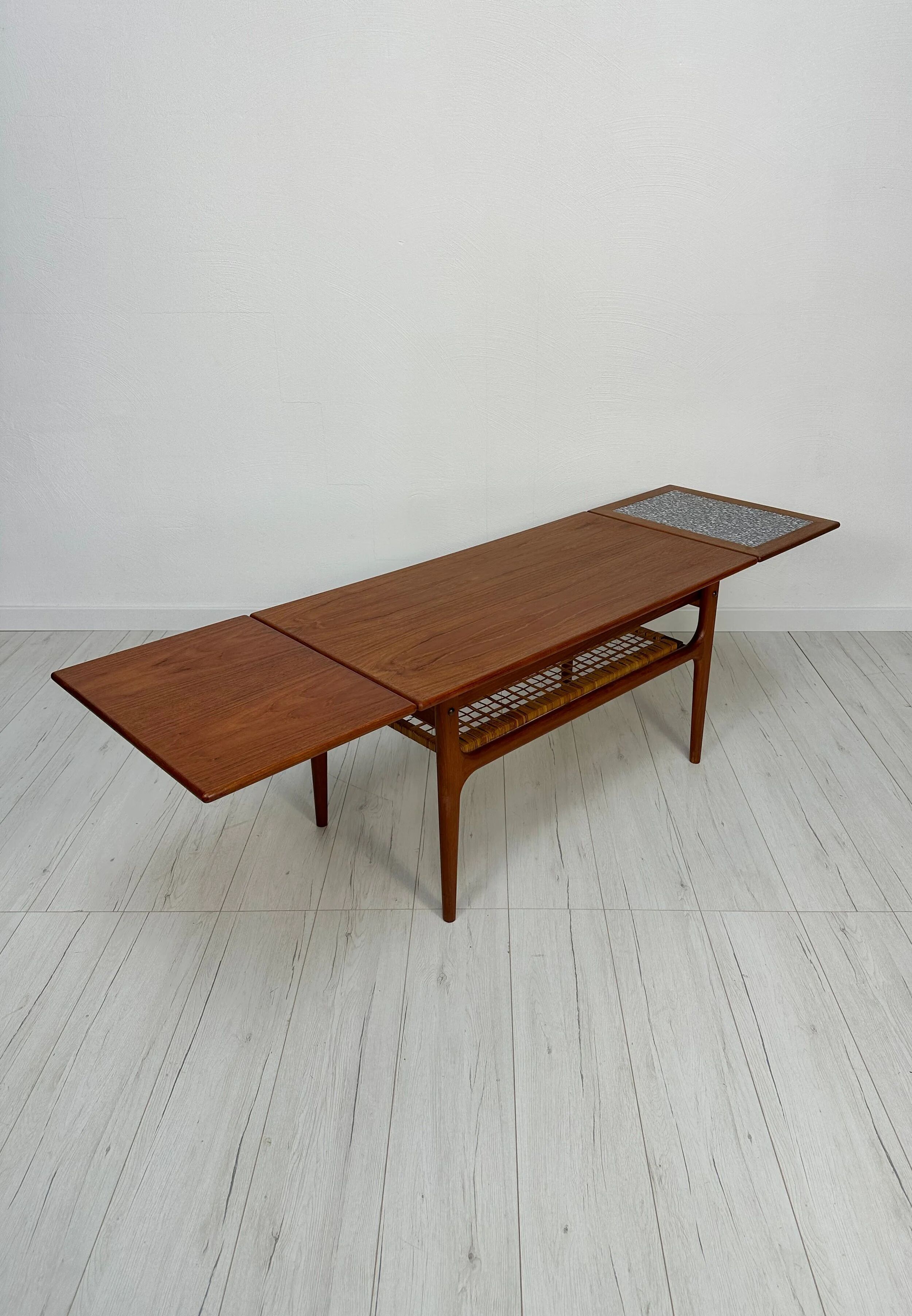 1960s vintage Danish mid-century extendable teak coffee table by Trioh Møbler