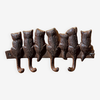 Metal cat tea towel holder