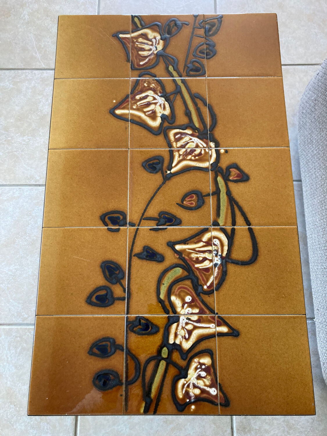 Vintage ceramic coffee table ivy pattern