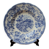 Ancienne assiette creuse motif floral bleu avec scène galante
