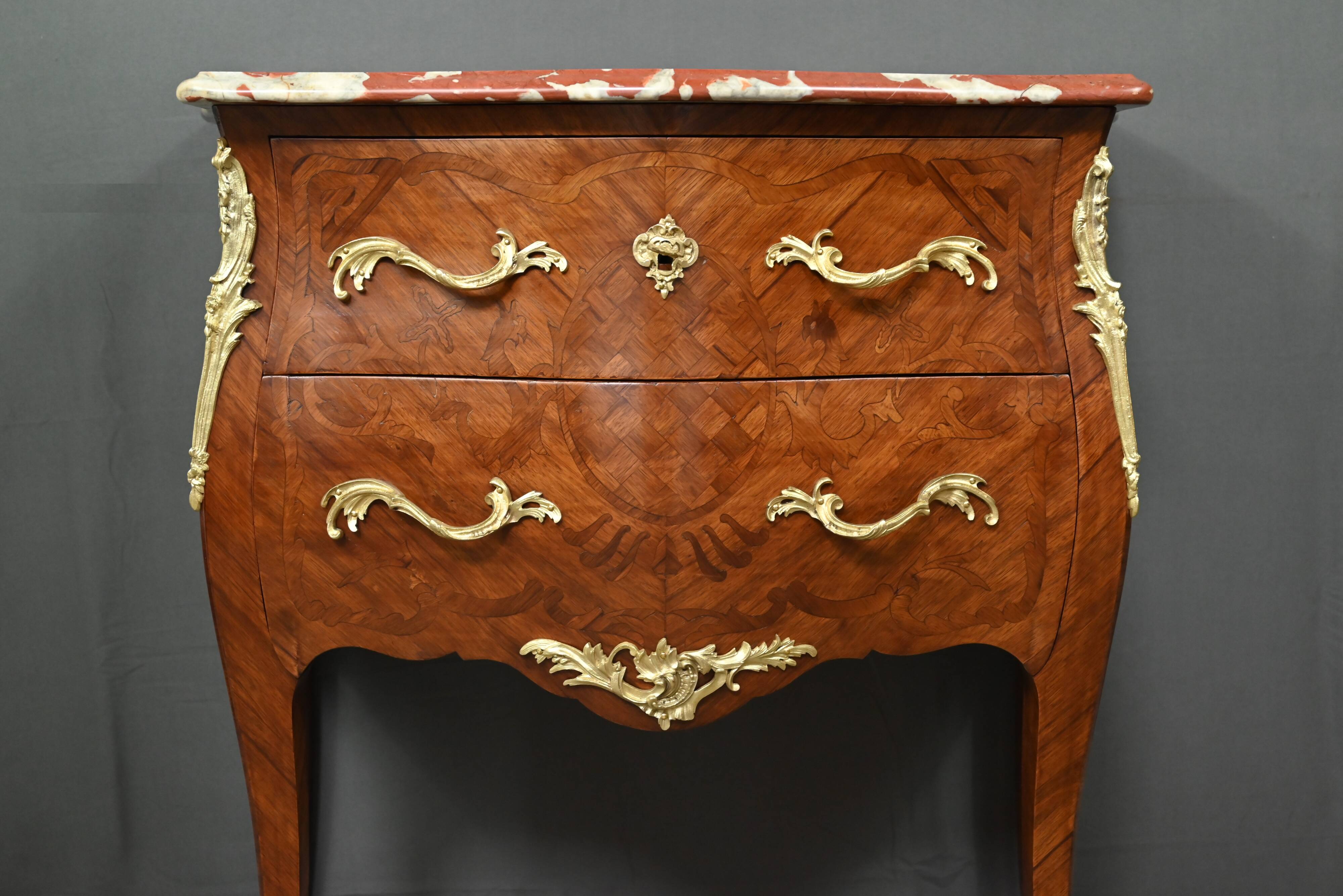 Mahogany chest of drawers, Louis XV style – 1st part of the 20th century