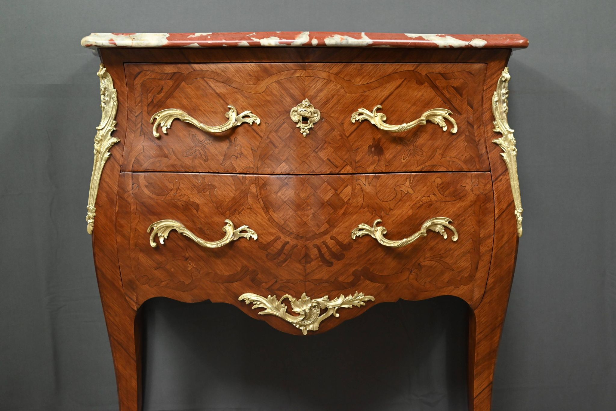 Commode en Acajou, style Louis XV – 1ère Partie XXe