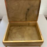 Jewelry box in natural albatre