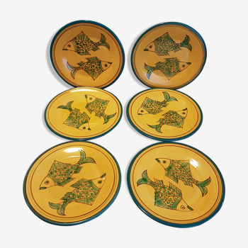 6 flat plates decorated with vintage fish