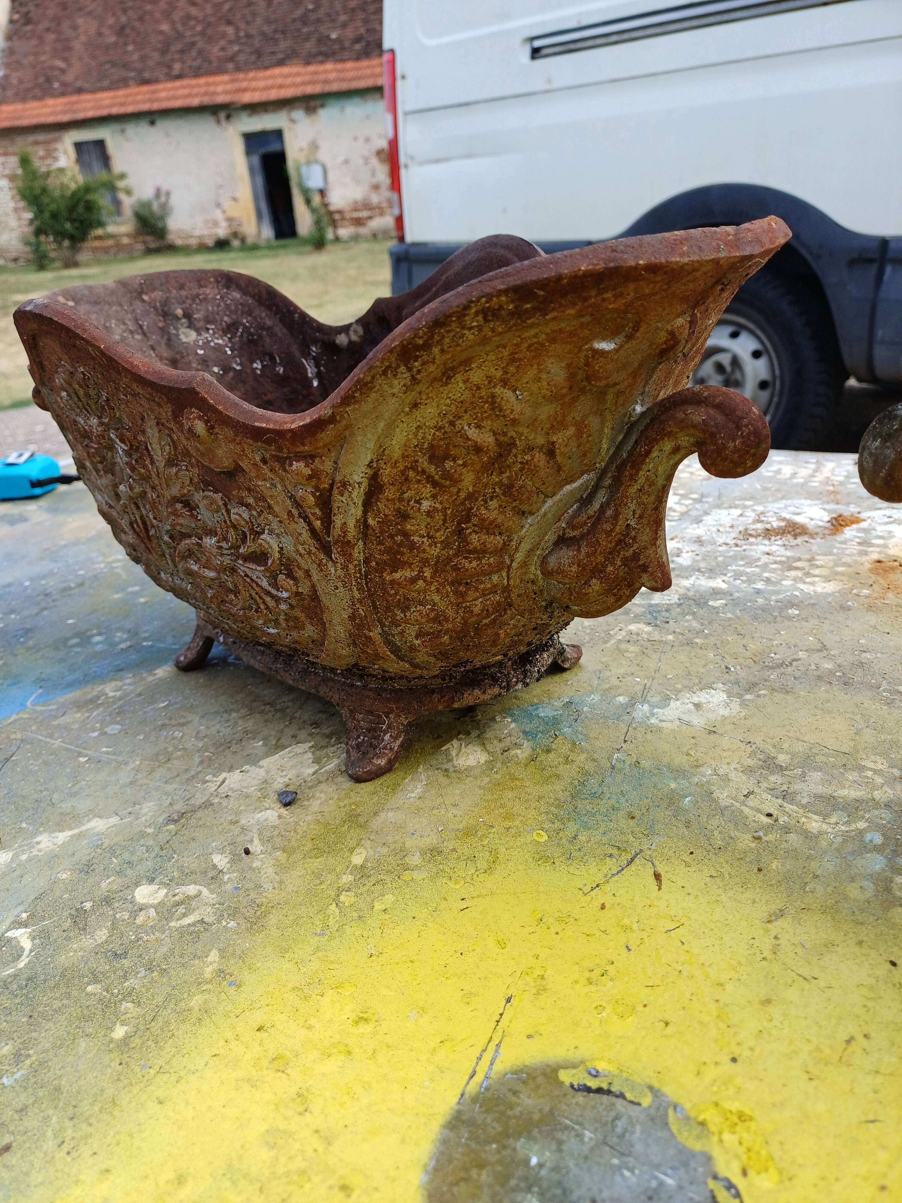 Pair of enamelled cast iron planters from 1900 from Charleville-Mézières