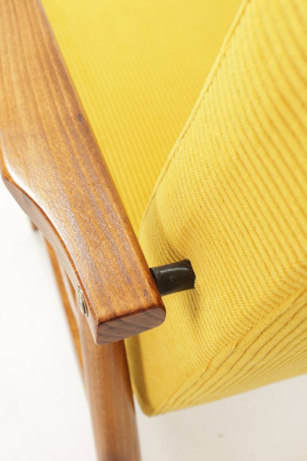 Fauteuil vintage jaune velours côtelé Scandinavian design by H.Lis
