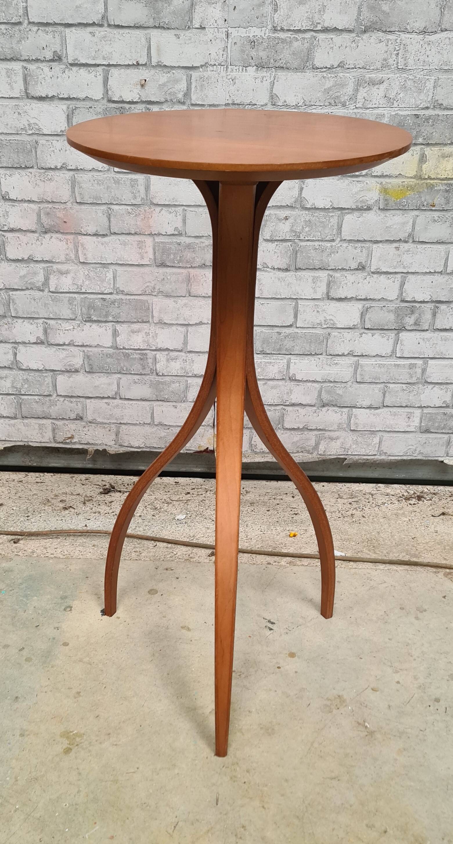 Scandinavian harness in red wood 72x35