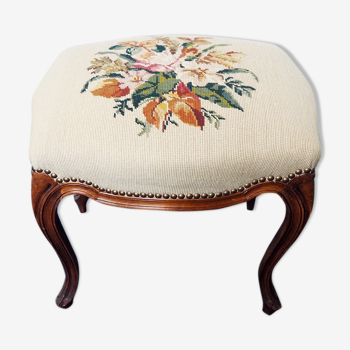 Tabouret rests Louis Philippe-style foot