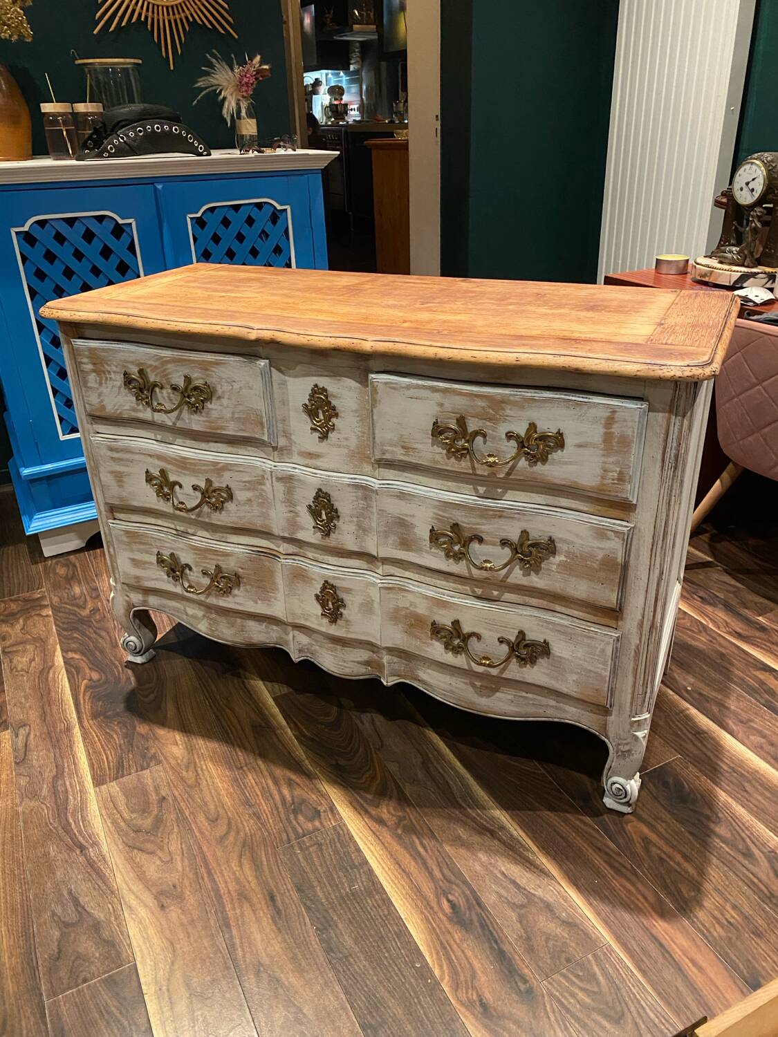 Louis XV chest of drawers in patinated oak