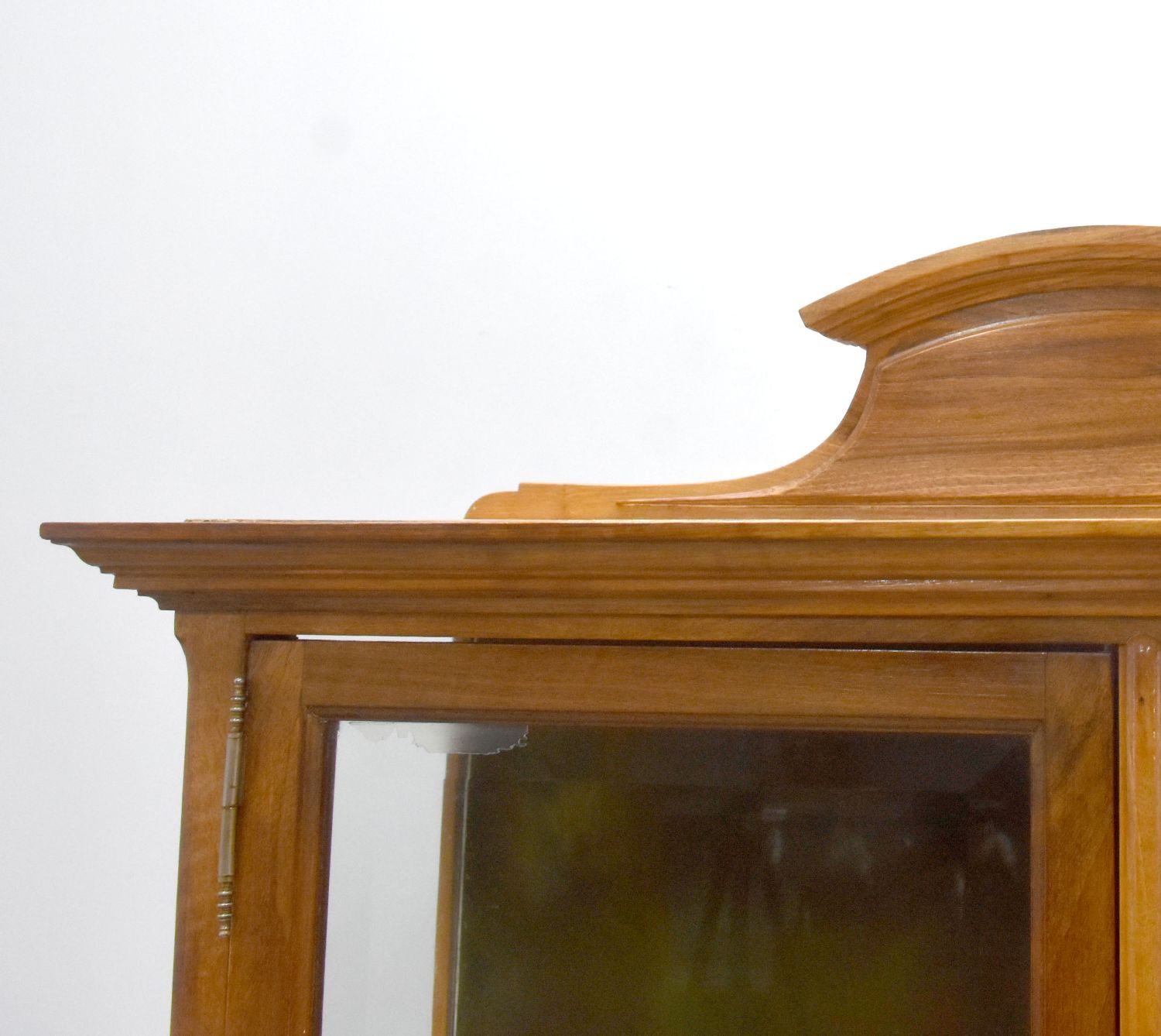 Dentist furniture in walnut period 1900