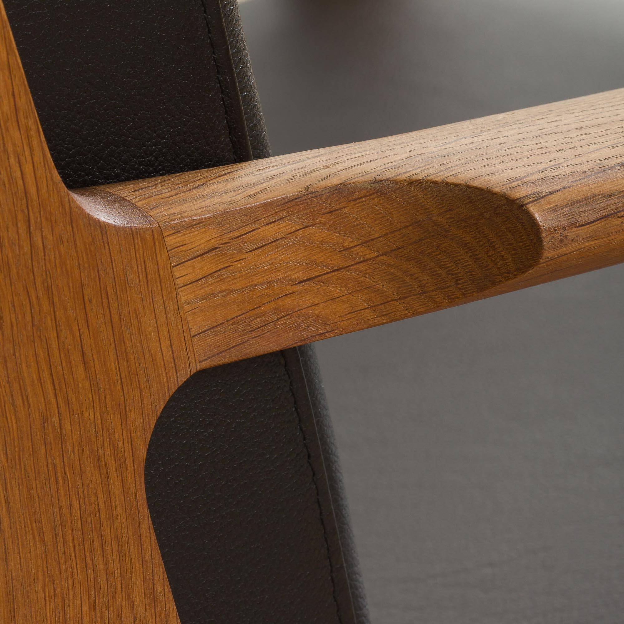 Hans Wegner GE 265 armchair  for Getama in Oak & Black Leather, Denmark