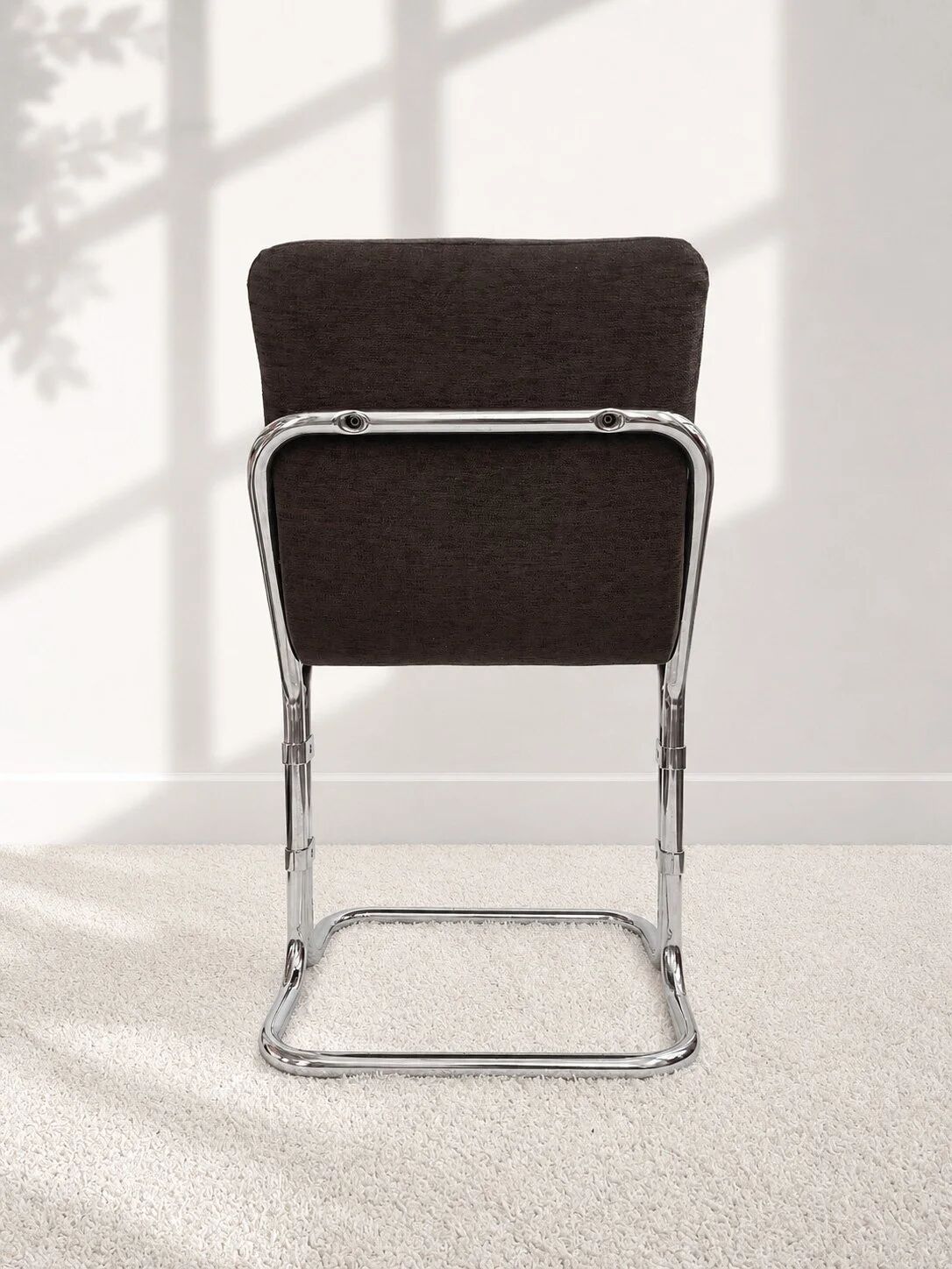 Chaises space age, Italie, années 1970.