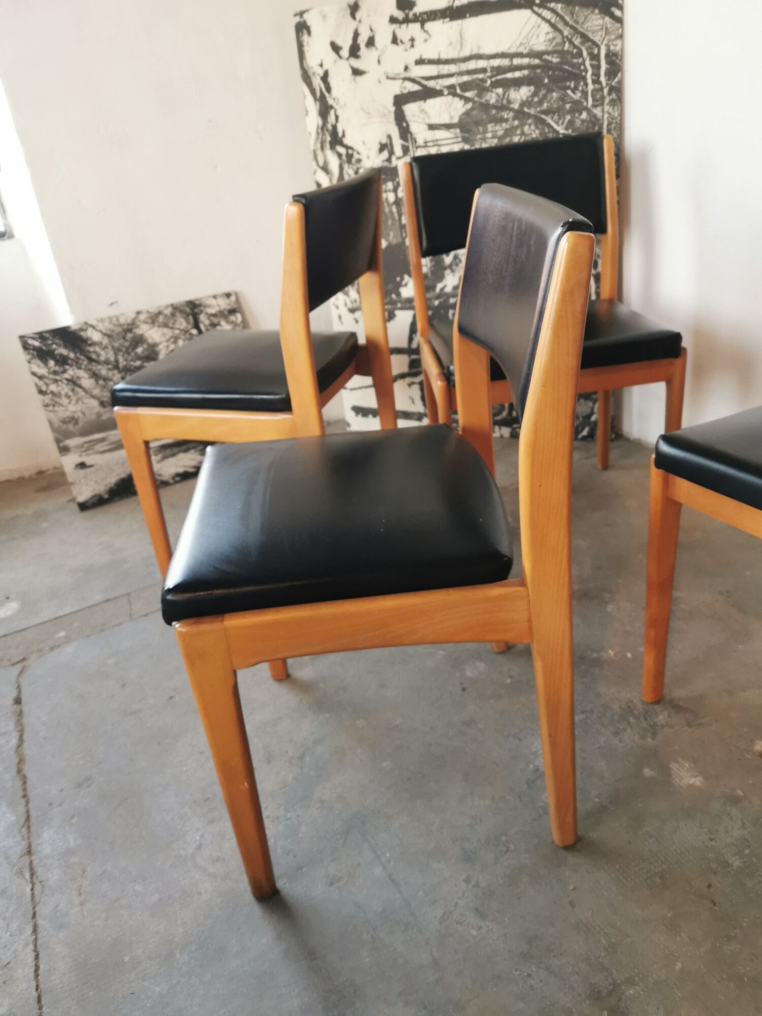 Set of 4 chairs scandinavian style wood and skaï black