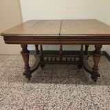 Oak dining table with extensions