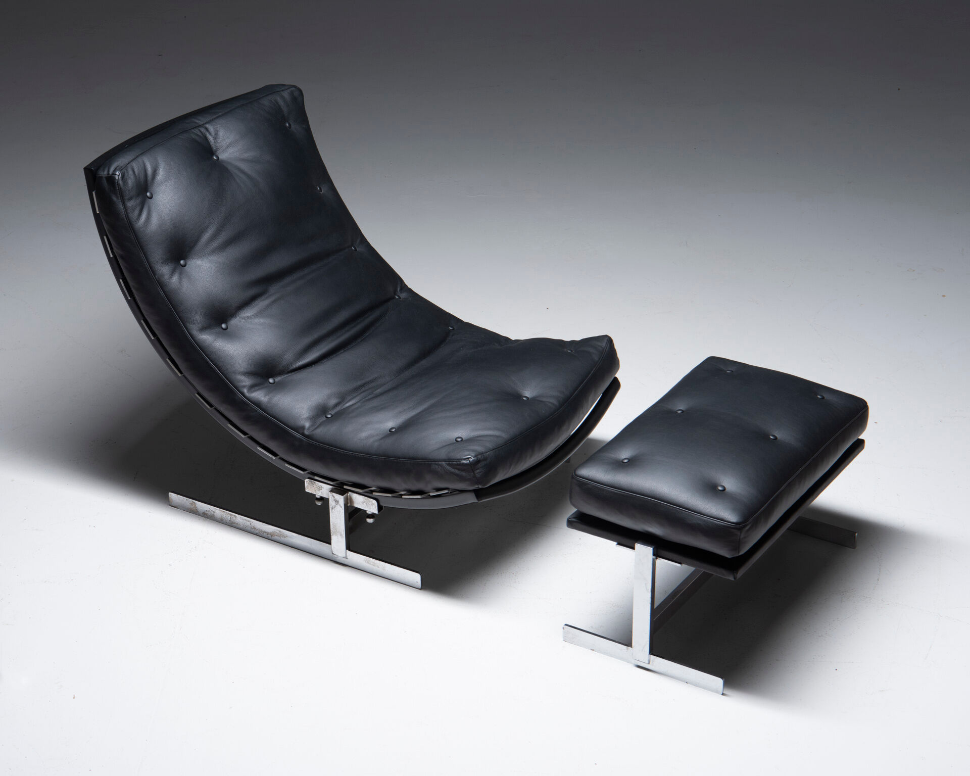 Fauteuil aved pouf de Roger de Winter, années 1960, Belqique