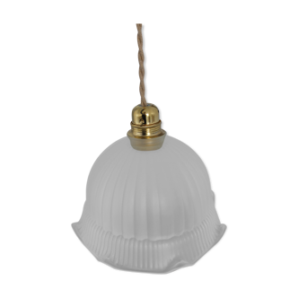 Opaline suspension