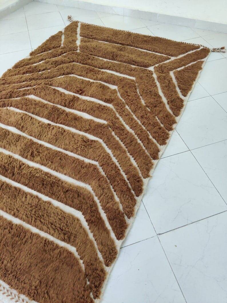 Handmade Moroccan Berber rug from the Atlas, size 200x300 cm.