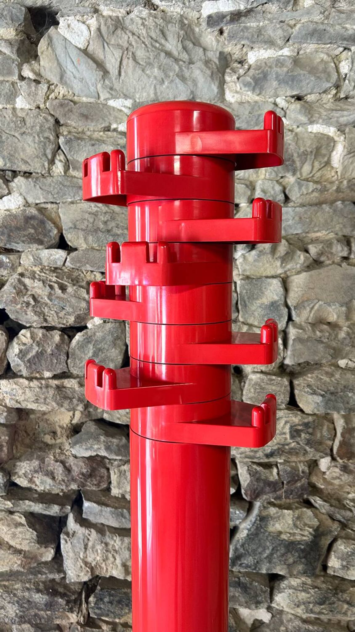 “Minivip” free-standing coat rack by Arch Benanti e Brunori for Velca