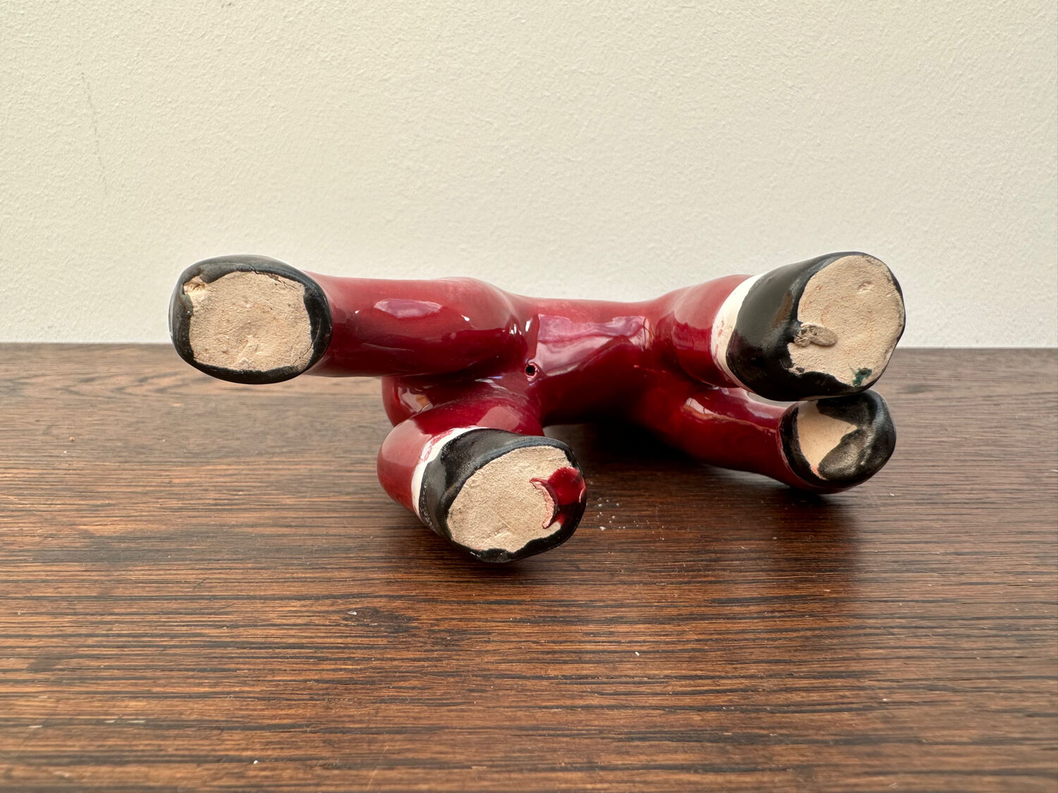 Small retro red horse from the 40s made in England/ceramic