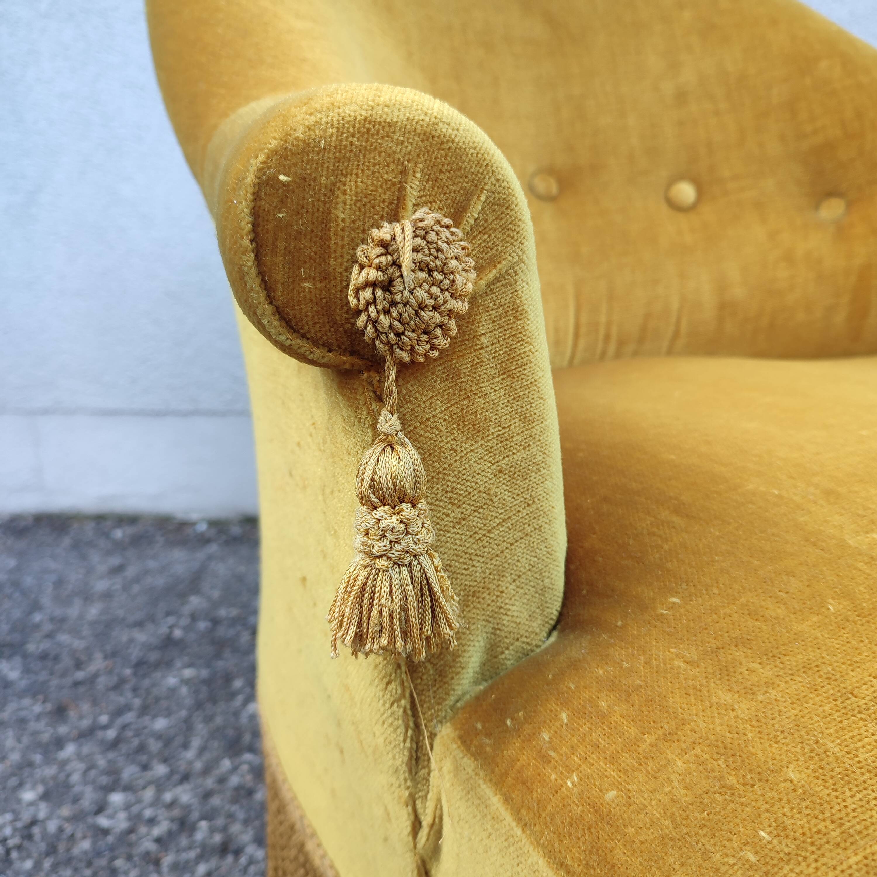 Toad chair