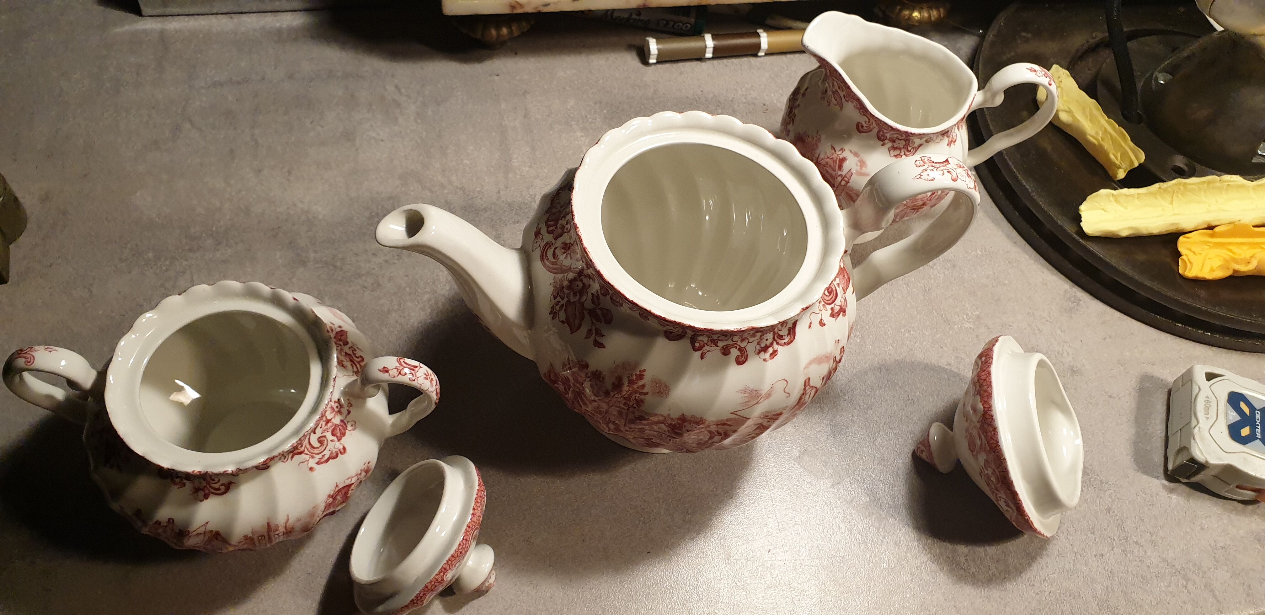 3-piece coffee service, JOHNSON BROS COACHING SCENES