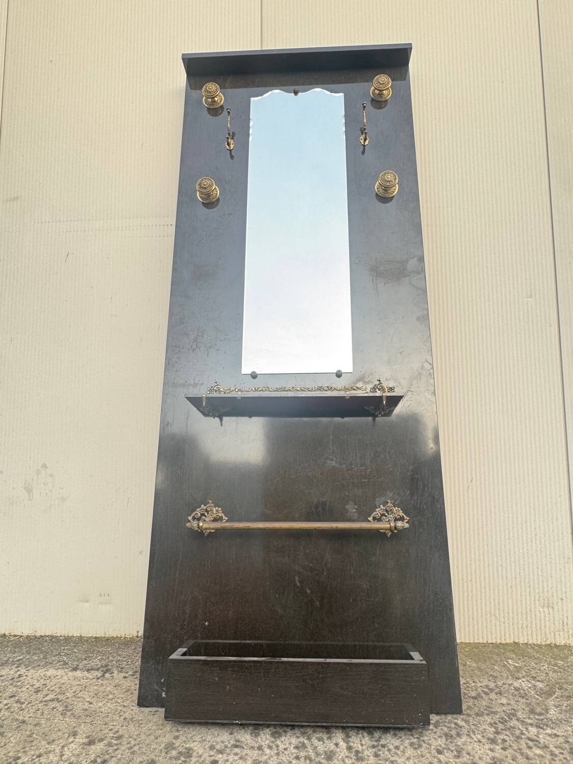 Entrance wardrobe brass handles